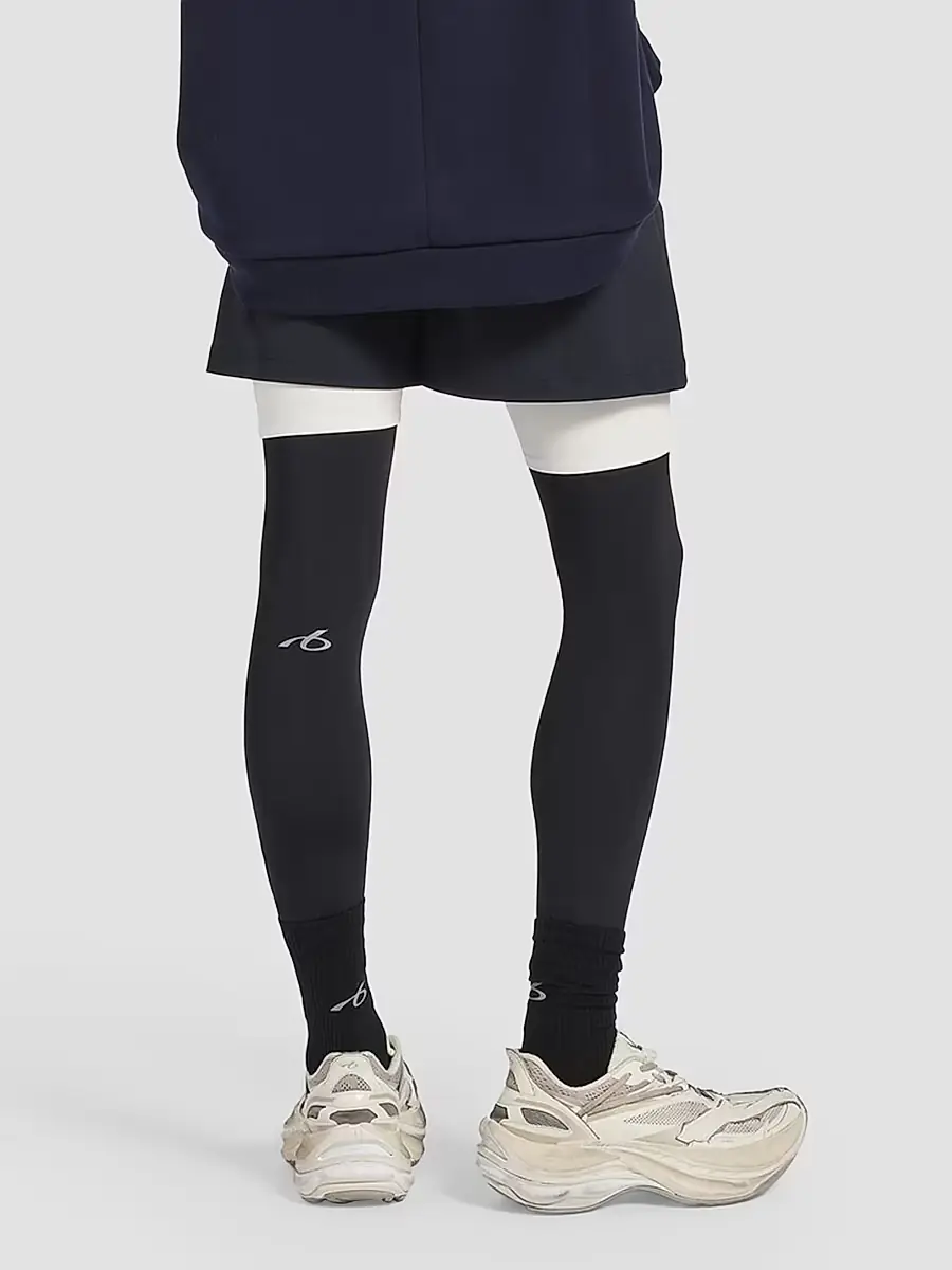Balenciaga Men's Techwear Shorts | Thumbnail 3 Balenciaga Men's Techwear Shorts | Thumbnail 3