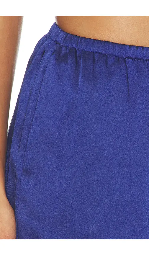 SEROYA Brice Satin Bermuda Short | Thumbnail 7 SEROYA Brice Satin Bermuda Short | Thumbnail 7