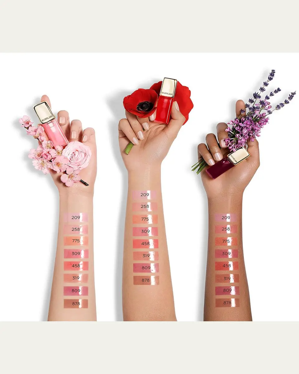 Guerlain KissKiss Bee Glow Hydrating Tinted Lip Oil | Thumbnail 3 Guerlain KissKiss Bee Glow Hydrating Tinted Lip Oil | Thumbnail 3