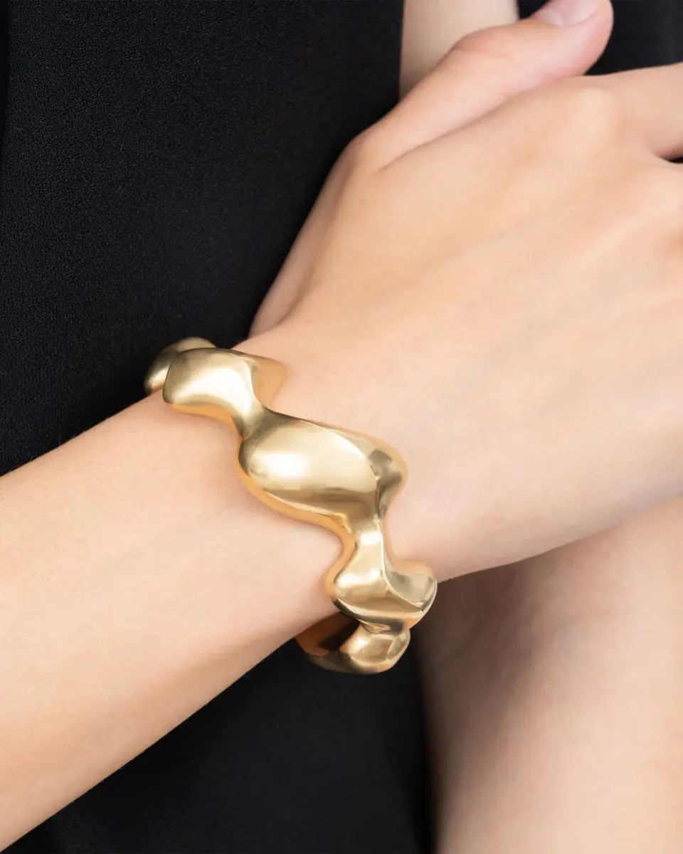 VRAM 18K Yellow Gold Cayrn Hinged Cuff Bracelet | Thumbnail 2