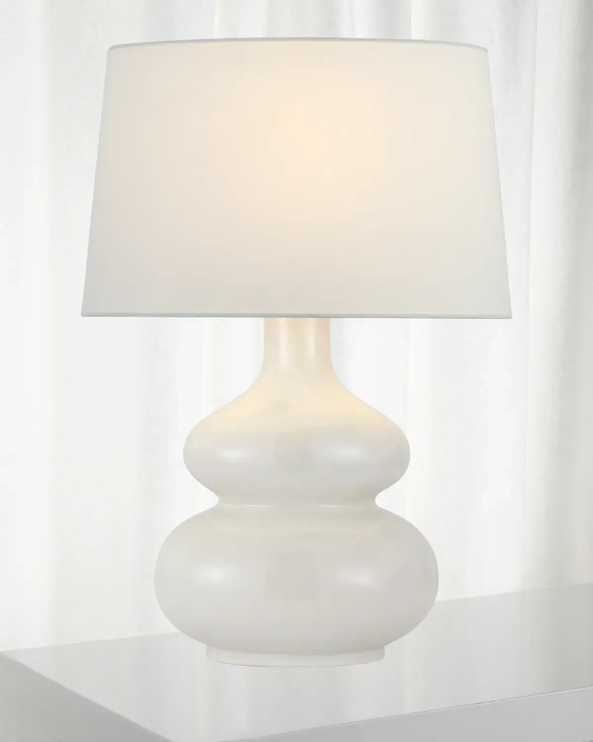 Visual Comfort Signature Lismore Medium Table Lamp By Chapman & Myers