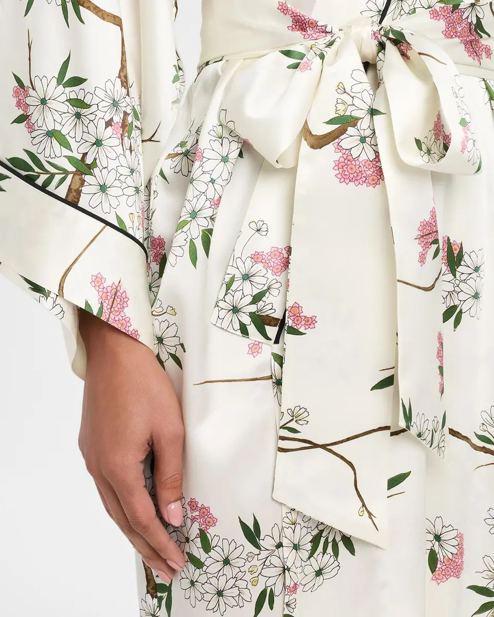 Olivia von Halle Mimi Ana Blossom-Print Silk Robe | Thumbnail 4