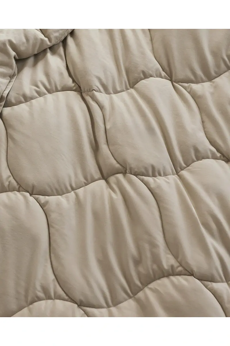 Parachute Cotton Drift Comforter | Thumbnail 3 Parachute Cotton Drift Comforter | Thumbnail 3