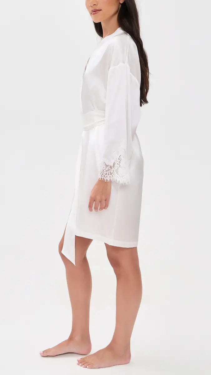 Petite Plume Mulberry Silk White Lace Robe | Thumbnail 4