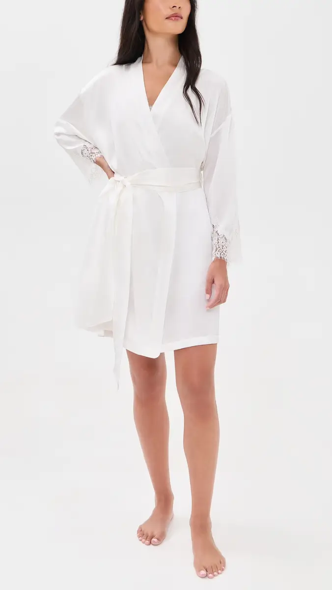 Petite Plume Mulberry Silk White Lace Robe | Thumbnail 5