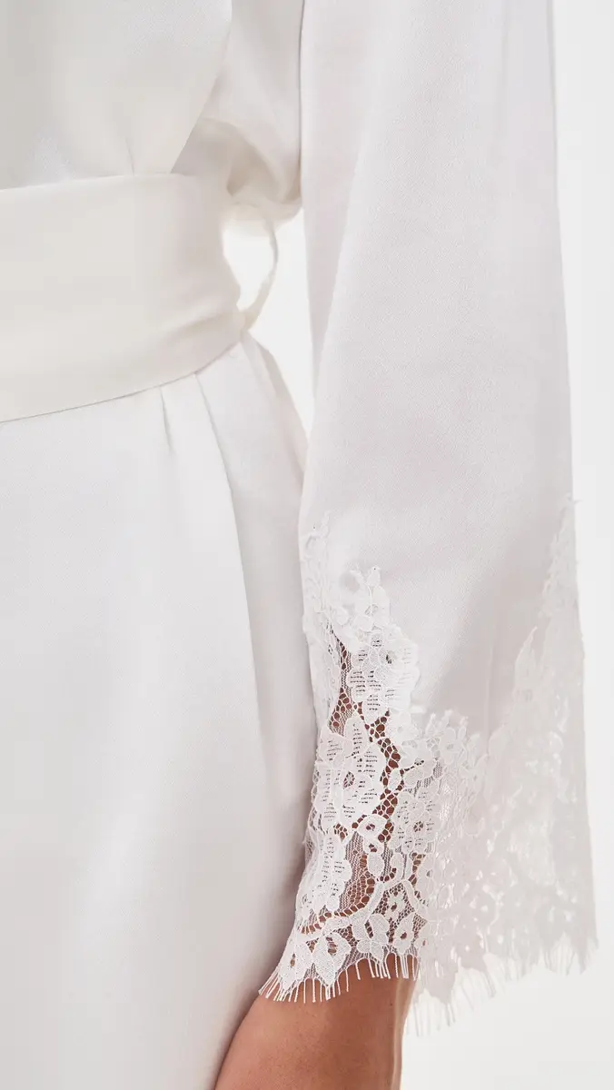 Petite Plume Mulberry Silk White Lace Robe | Thumbnail 6