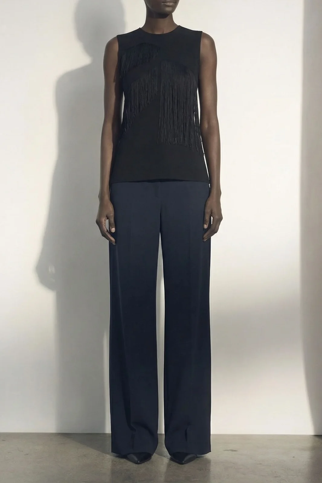 SLEEVELESS FRINGE KNIT TOP SLEEVELESS FRINGE KNIT TOP