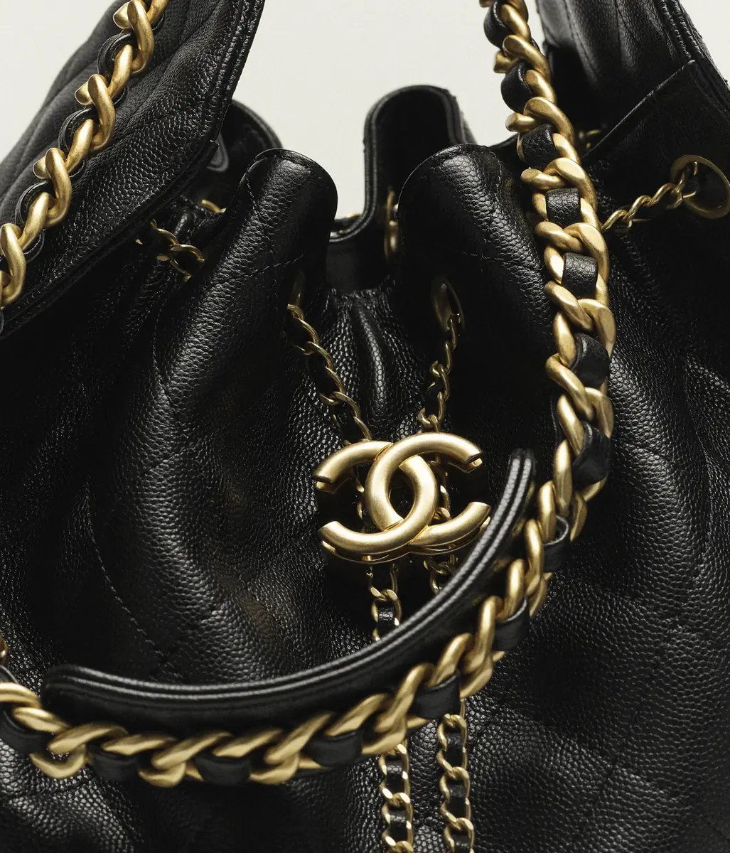 Chanel CHANEL 25 Medium Handbag | Thumbnail 5 Chanel CHANEL 25 Medium Handbag | Thumbnail 5