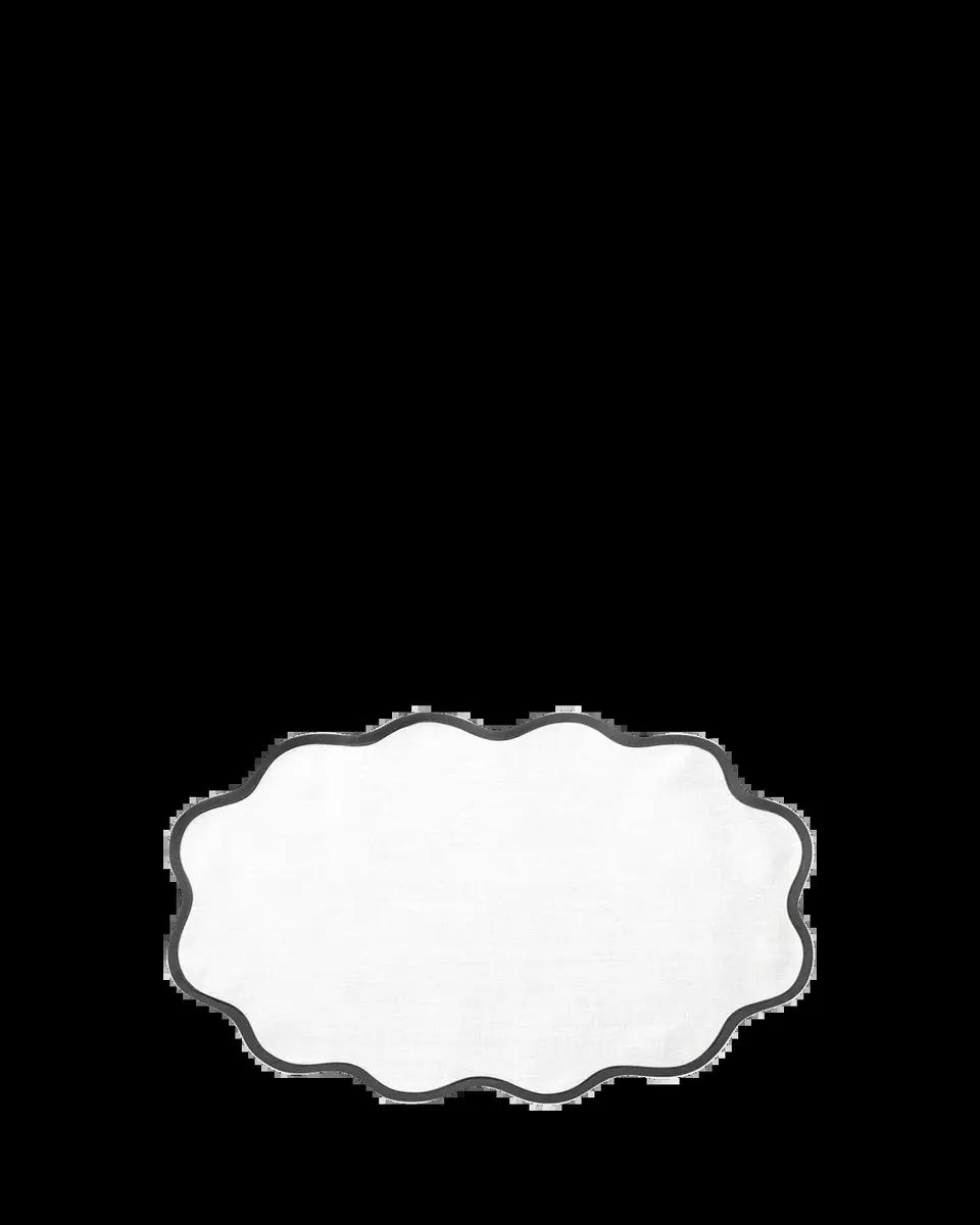 Matouk Casual Couture Scallop Placemats, Set of 4 | Thumbnail 2