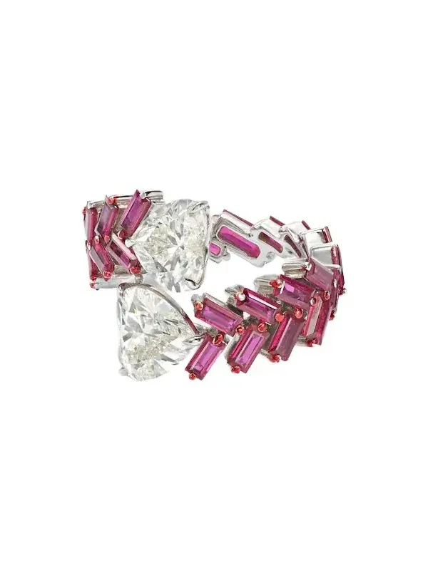18kt white gold ring with rubies and diamonds 18kt white gold ring with rubies and diamonds