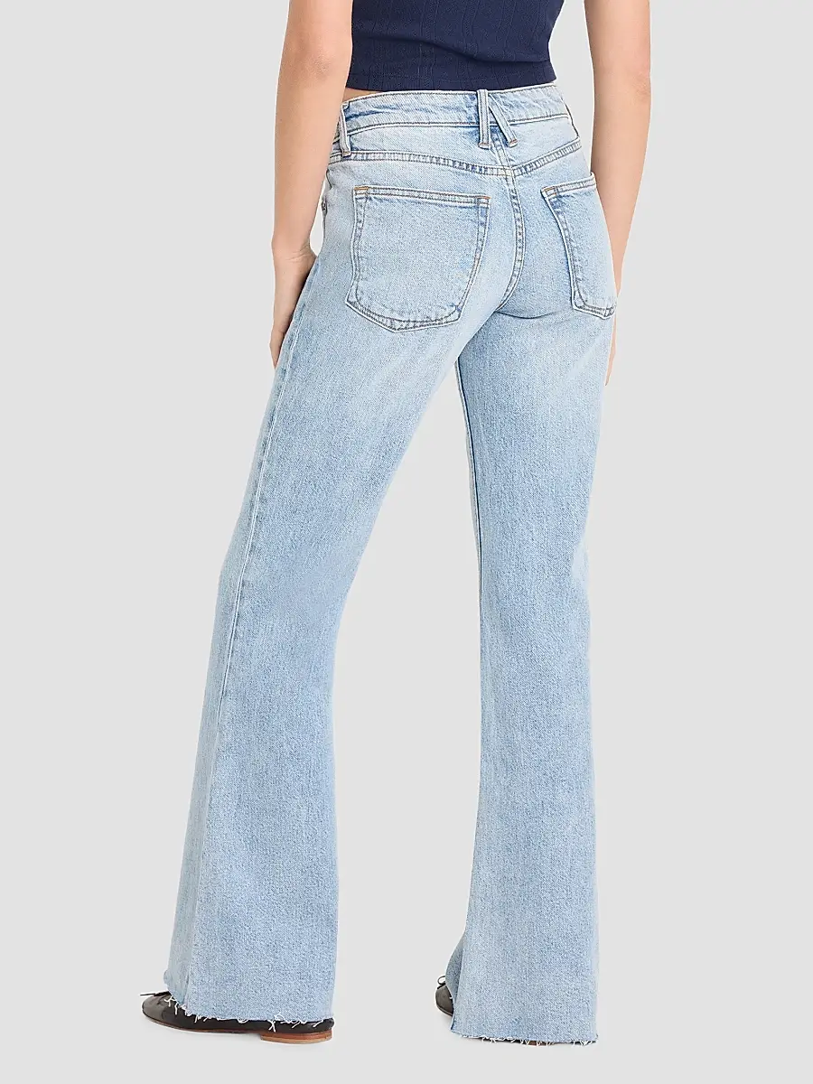 GOOD AMERICAN Women's Vintage Low-Rise Relaxed Flare Jeans | Thumbnail 3 GOOD AMERICAN Women's Vintage Low-Rise Relaxed Flare Jeans | Thumbnail 3