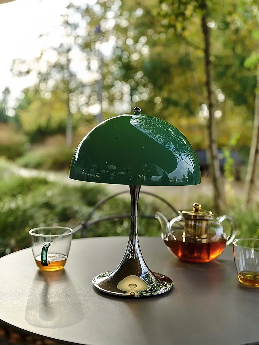 Louis Poulsen Panthella 250 Portable Original Chrome Lamp | Thumbnail 4