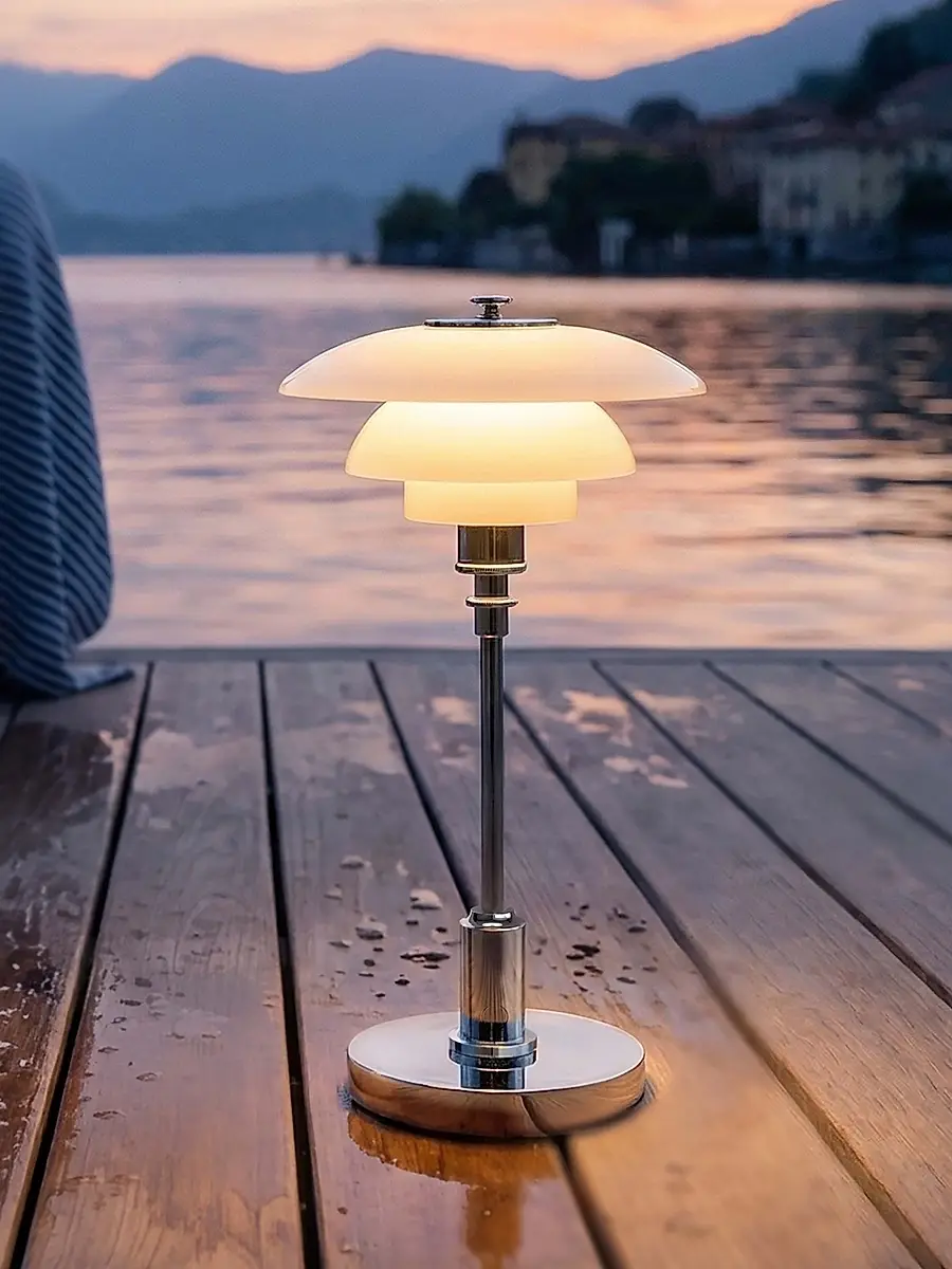 Louis Poulsen Ph 1/1 Portable Chrome Plate Lamp | Thumbnail 4 Louis Poulsen Ph 1/1 Portable Chrome Plate Lamp | Thumbnail 4