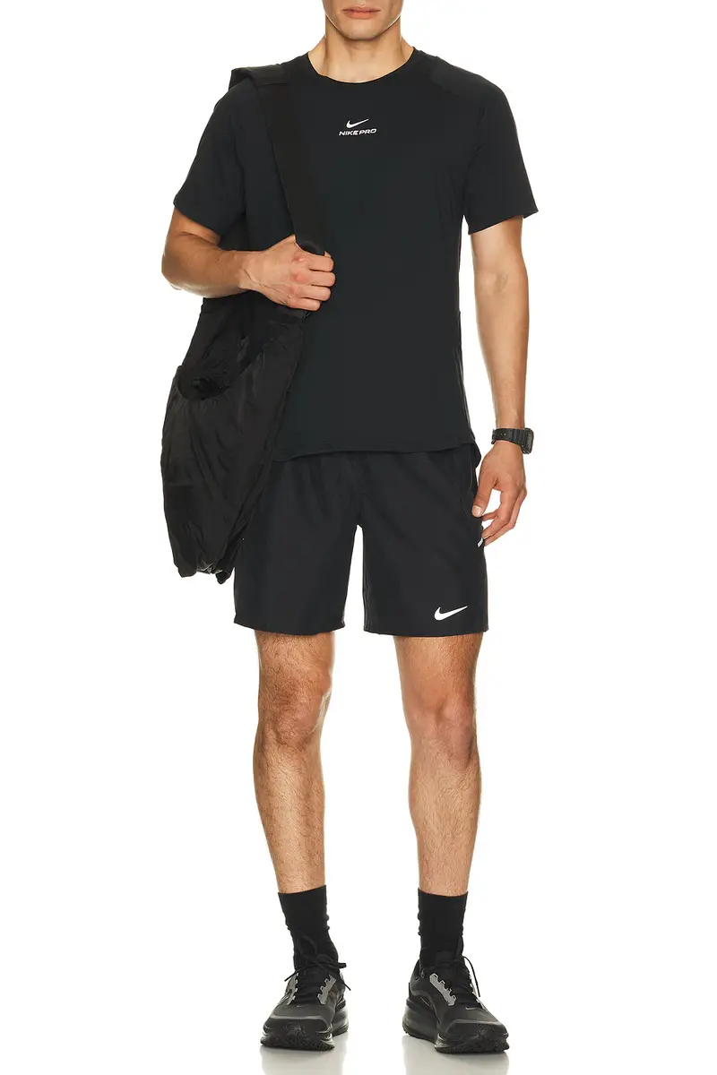 Nike Pro Training Dri-Fit Advanced Short-Sleeve Top | Thumbnail 3 Nike Pro Training Dri-Fit Advanced Short-Sleeve Top | Thumbnail 3