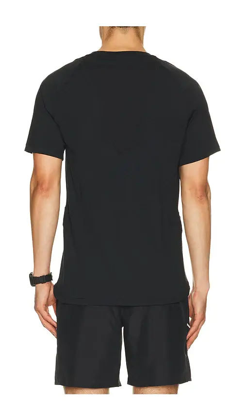 Nike Pro Training Dri-Fit Advanced Short-Sleeve Top | Thumbnail 6 Nike Pro Training Dri-Fit Advanced Short-Sleeve Top | Thumbnail 6