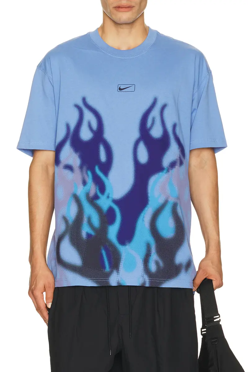 Nike Sportswear Tee OC Gender Neutral | Image 1 Nike Sportswear Tee OC Gender Neutral | Image 1