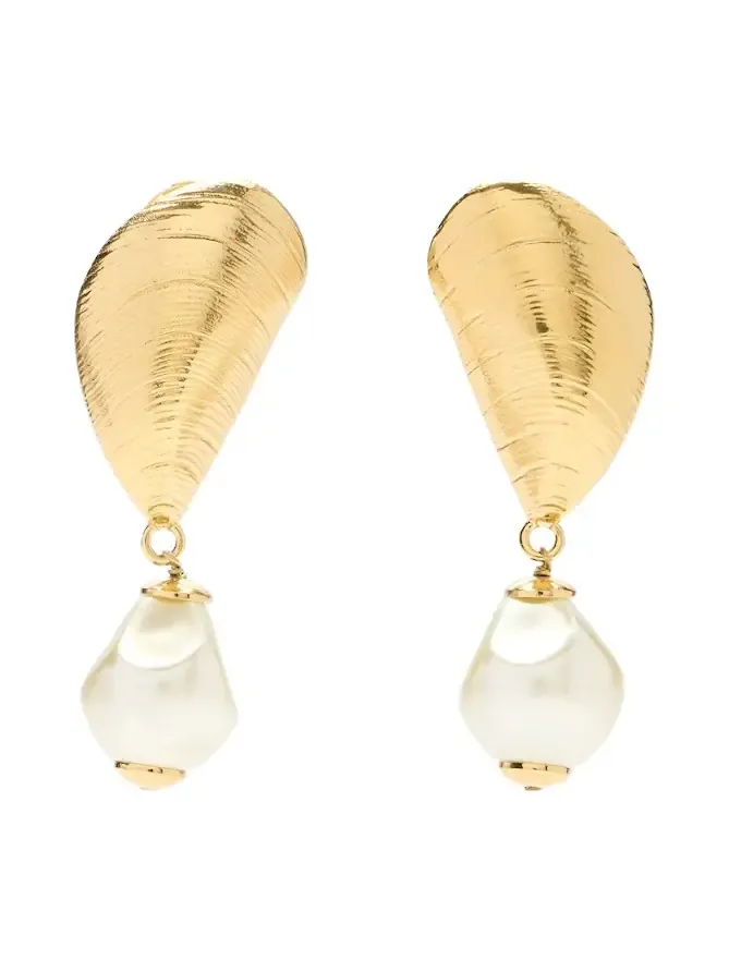 Mussel embellished clip-on drop earrings Mussel embellished clip-on drop earrings