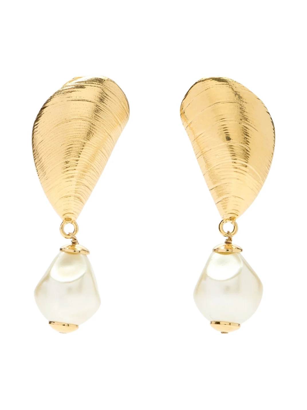 Mussel embellished clip-on drop earrings Mussel embellished clip-on drop earrings
