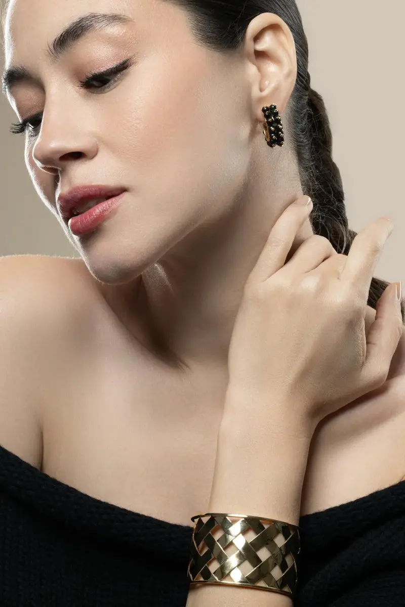 VERDURA Black Spinel Hoop Earrings | Thumbnail 3