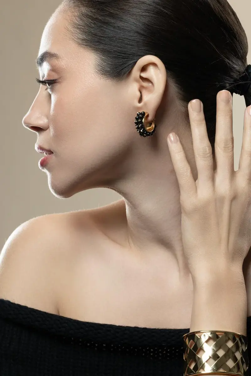 VERDURA Black Spinel Hoop Earrings | Thumbnail 4