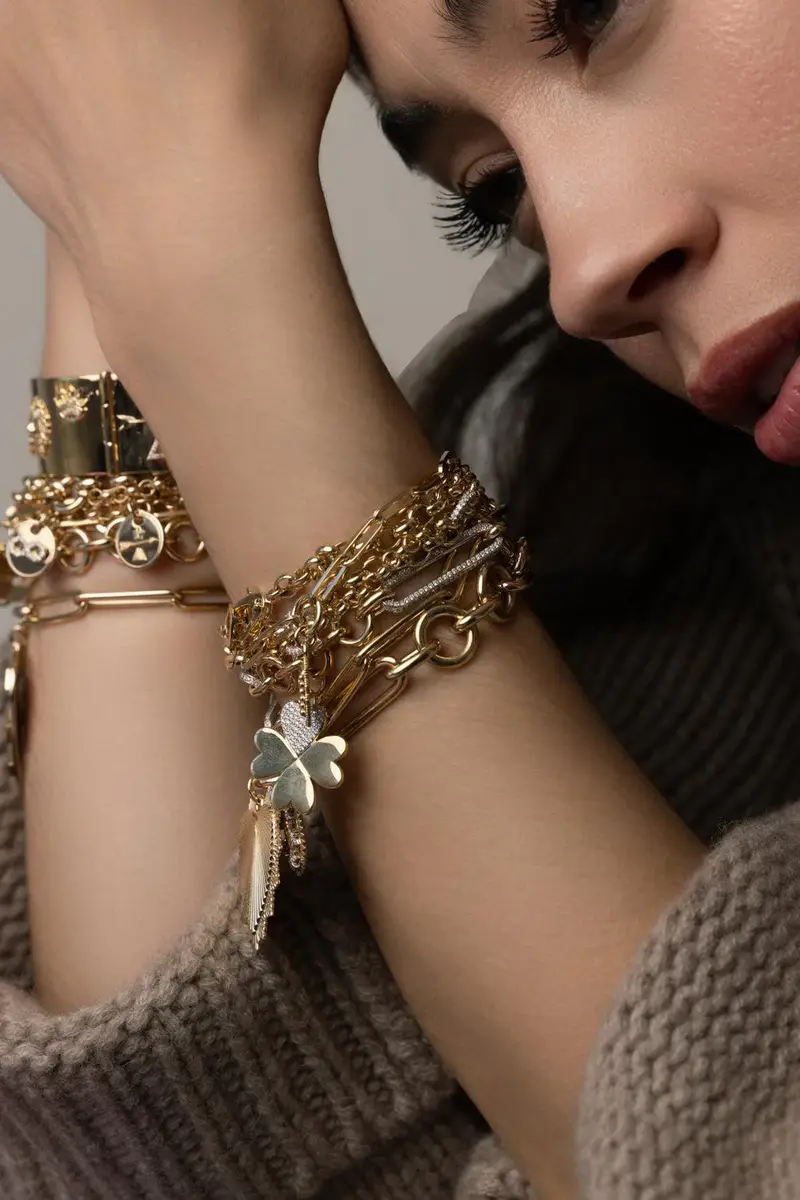Foundrae Clover Mixed Diamond Clip Bracelet | Thumbnail 3