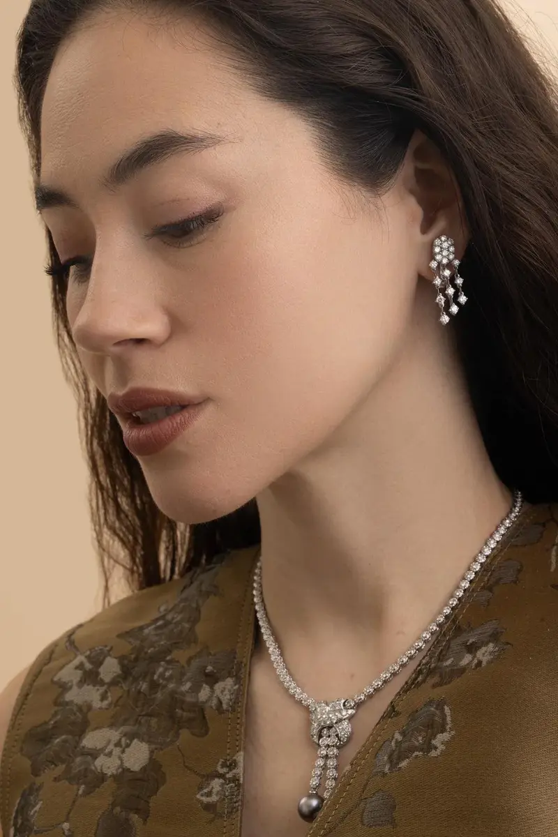 ANDREOLI Diamond Chandelier Earrings | Thumbnail 2