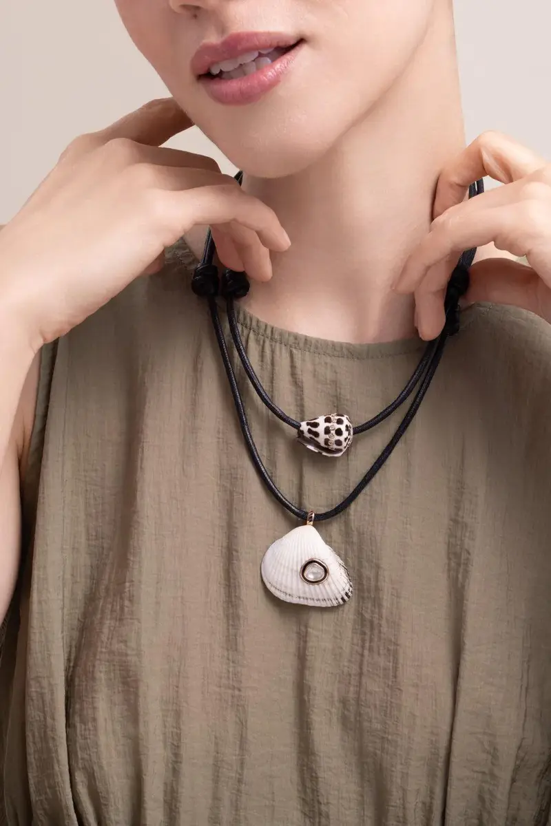 DEZSO BY SARA BELTRÁN Diamond Grande Conus Shell Necklace | Thumbnail 2 DEZSO BY SARA BELTRÁN Diamond Grande Conus Shell Necklace | Thumbnail 2