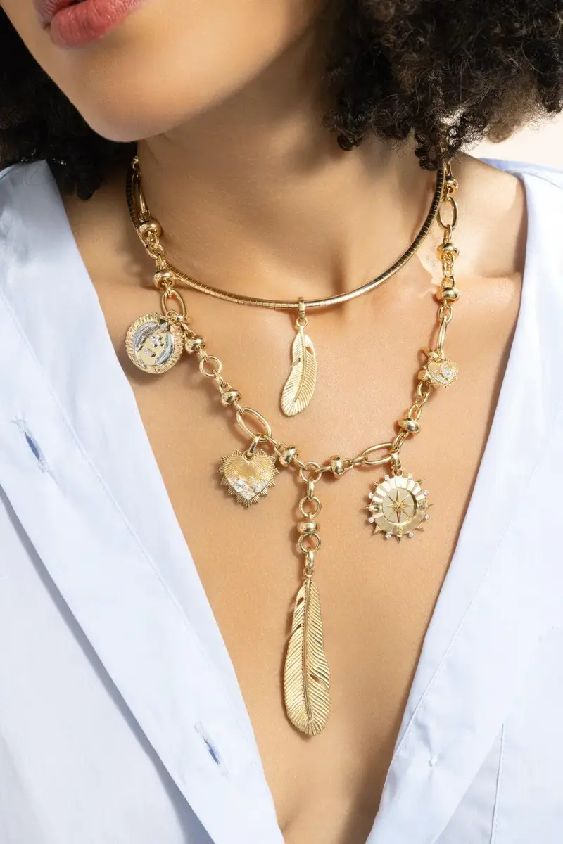 Foundrae Diamond Medium Vivacity Medallion | Thumbnail 4