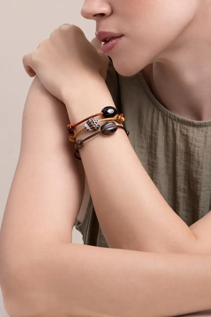 DEZSO BY SARA BELTRÁN Diamond Petite Conus Shell Bracelet | Thumbnail 3