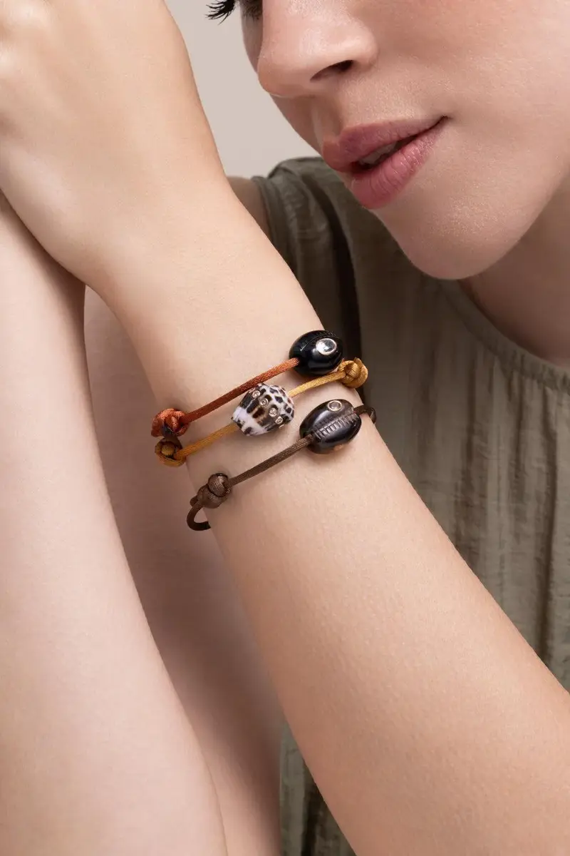 DEZSO BY SARA BELTRÁN Diamond Petite Conus Shell Bracelet | Thumbnail 4