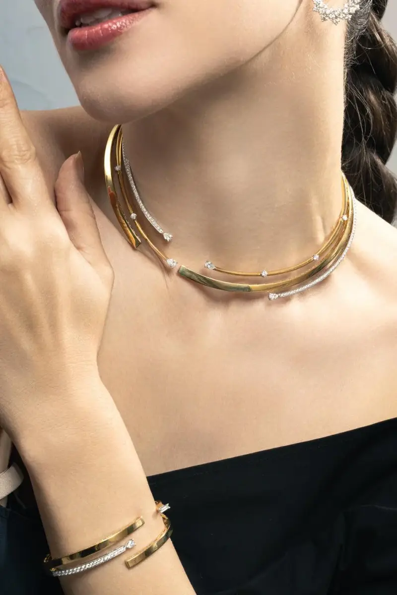 YEPREM Diamond Round Pear Golden Strada Statement Collar Necklace | Thumbnail 3