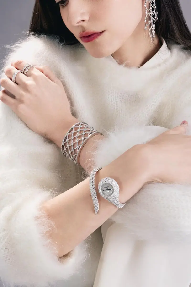 YEPREM Diamond Wrap Y-Momento Watch | Thumbnail 2