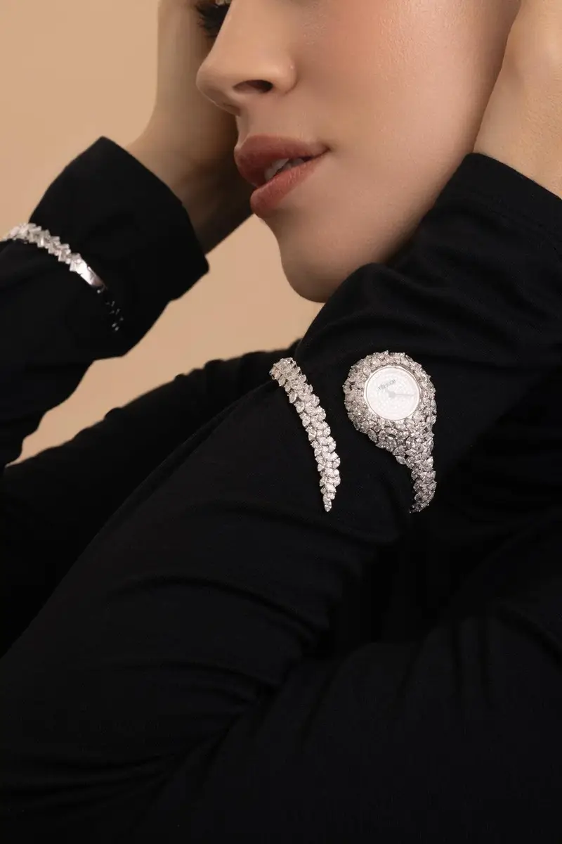 YEPREM Diamond Wrap Y-Momento Watch | Thumbnail 3