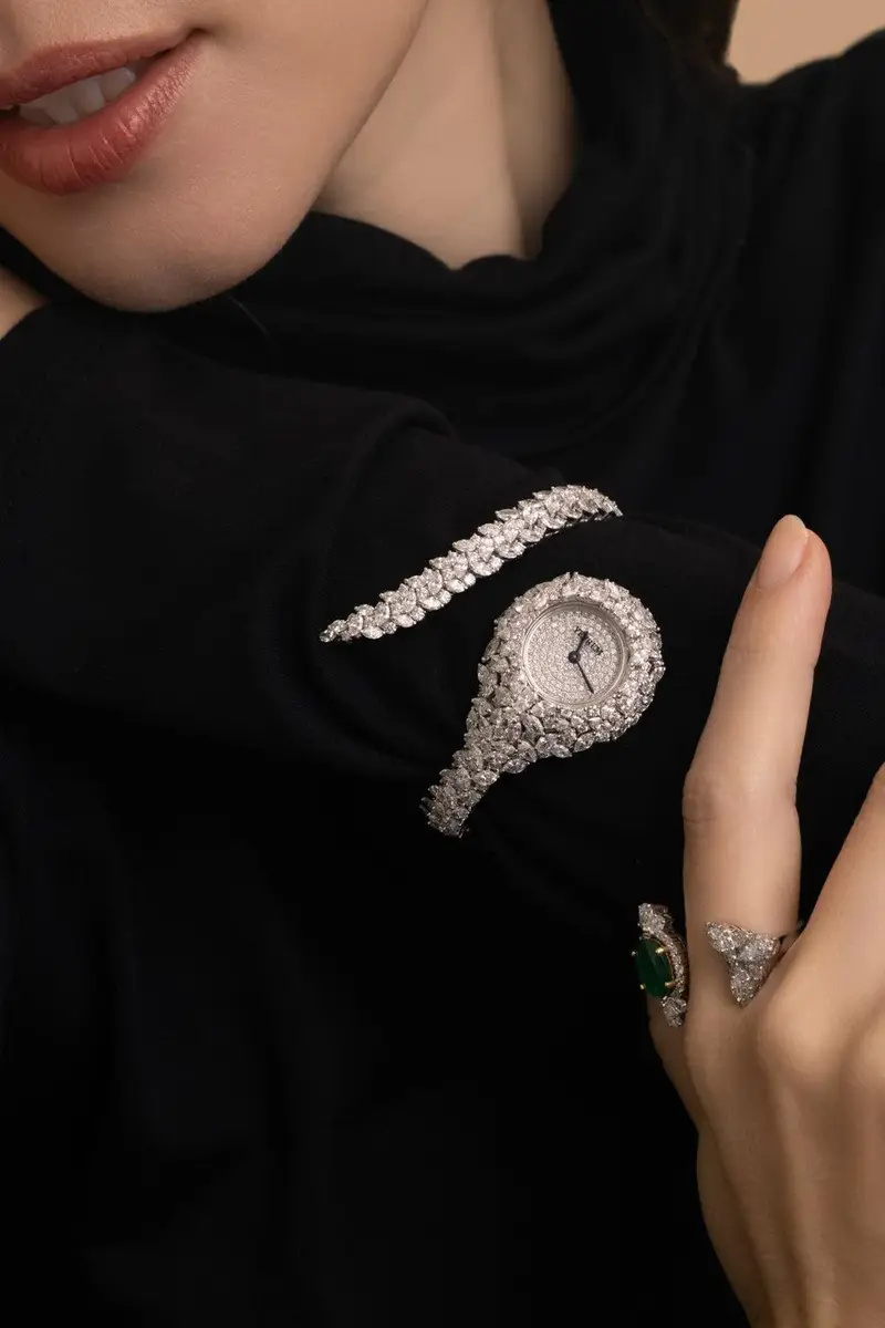 YEPREM Diamond Wrap Y-Momento Watch | Thumbnail 4