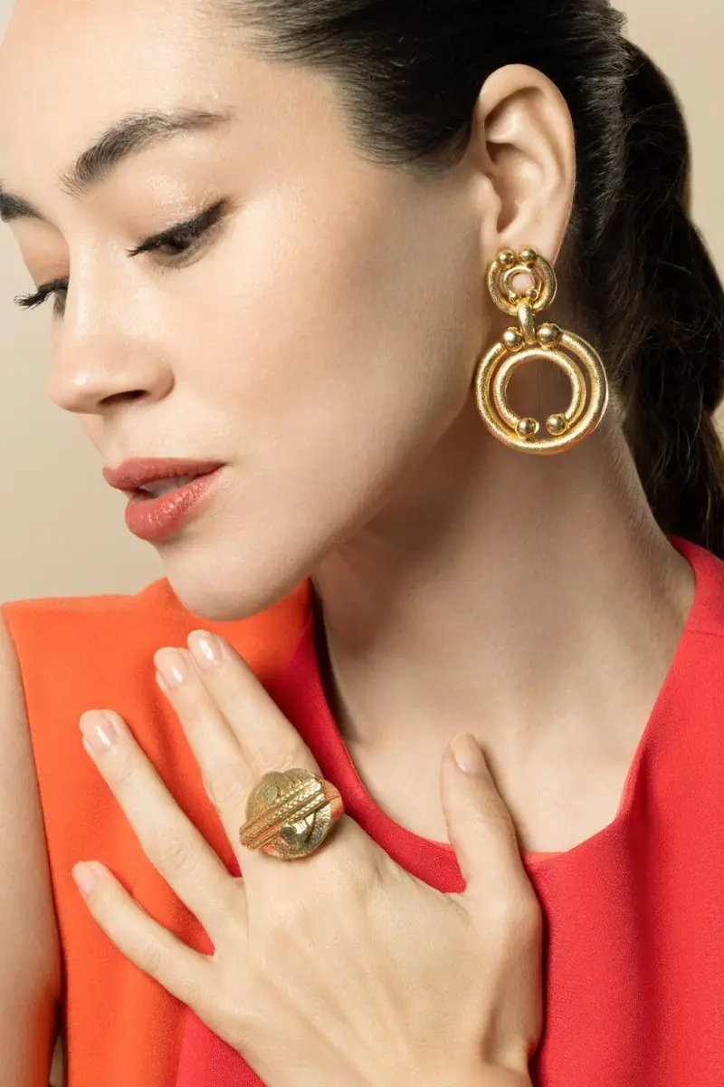 DAVID WEBB Dotted Hammered Doorknock Earrings | Thumbnail 3