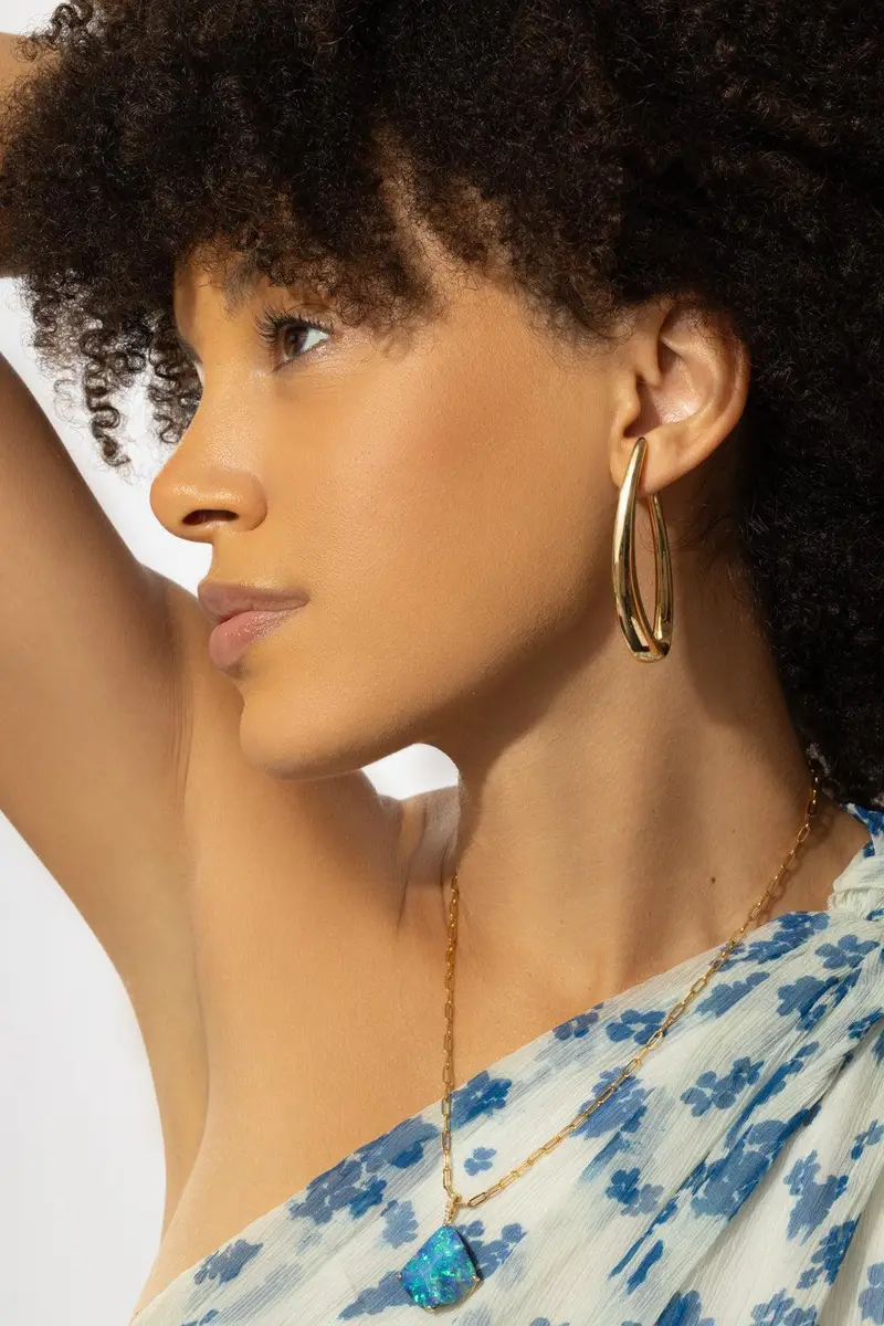 LISA NIK Elongated Curved Hoop Earrings | Thumbnail 2