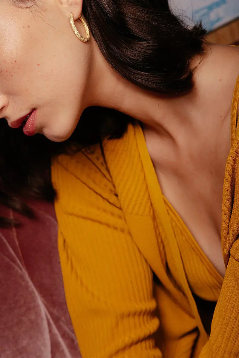 Carolina Bucci Florentine Finish Small Oval Hoop Earrings | Thumbnail 6 Carolina Bucci Florentine Finish Small Oval Hoop Earrings | Thumbnail 6