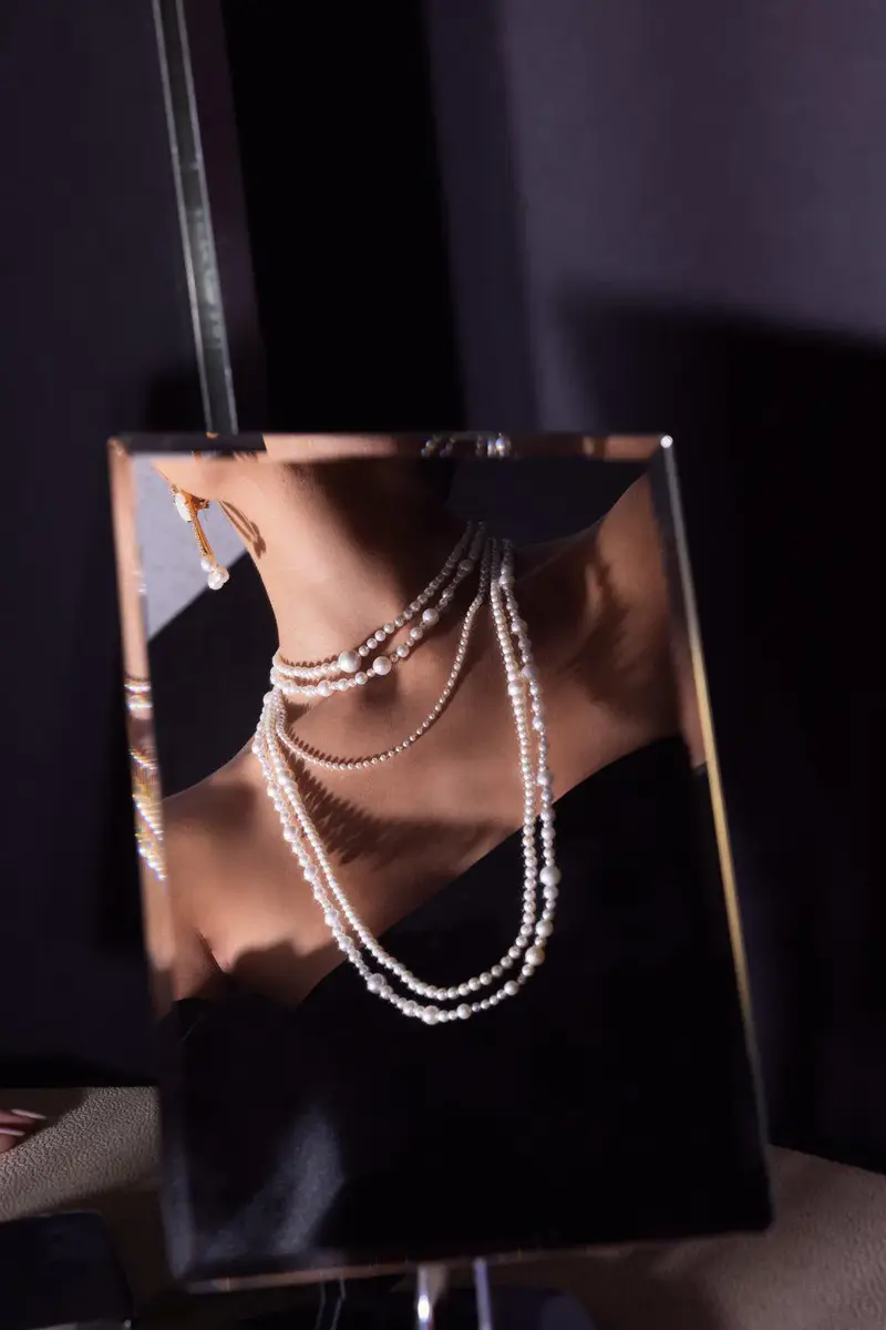 Mizuki Graduated Freshwater Pearl Necklace | Thumbnail 5 Mizuki Graduated Freshwater Pearl Necklace | Thumbnail 5