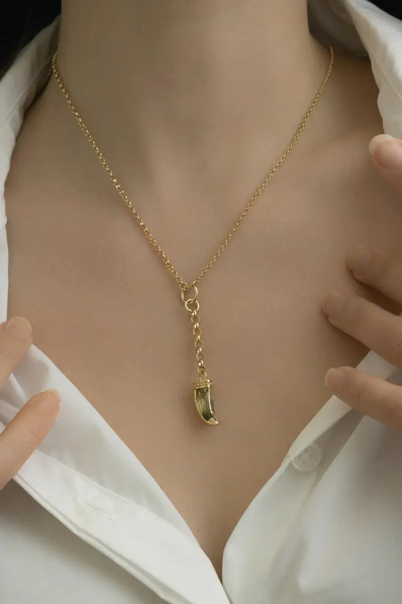 Foundrae Green Prasiolite Small La Loba Claw Belcher Necklace | Thumbnail 4