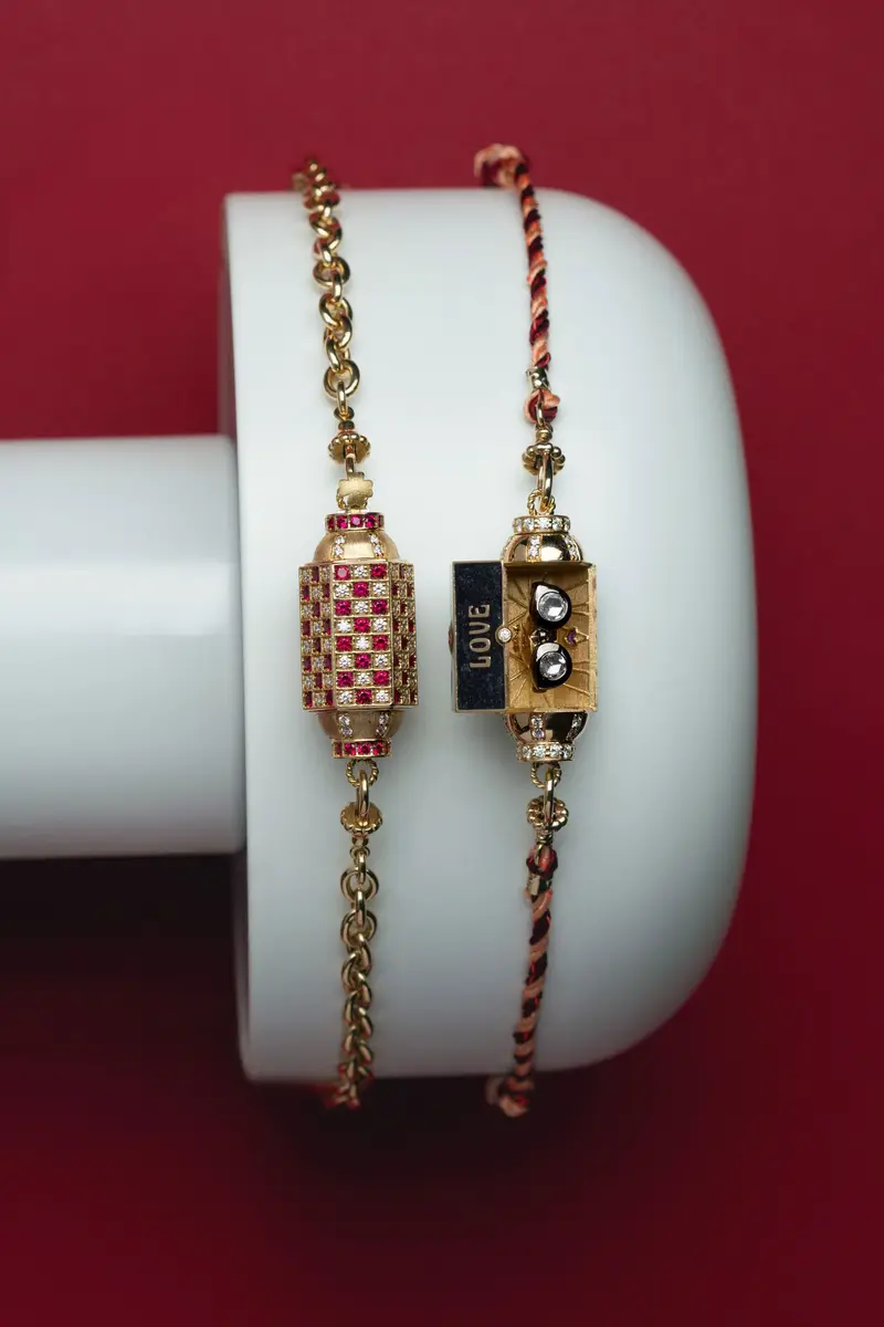 Marie Lichtenberg Love Is Blind Locket Necklace | Thumbnail 2 Marie Lichtenberg Love Is Blind Locket Necklace | Thumbnail 2