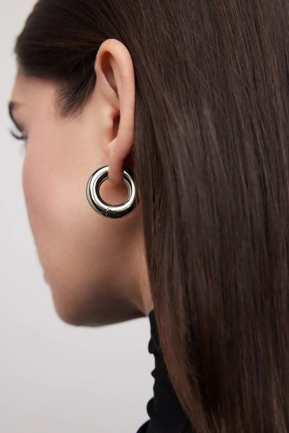 Micro Samira Hinged Huggie Earrings