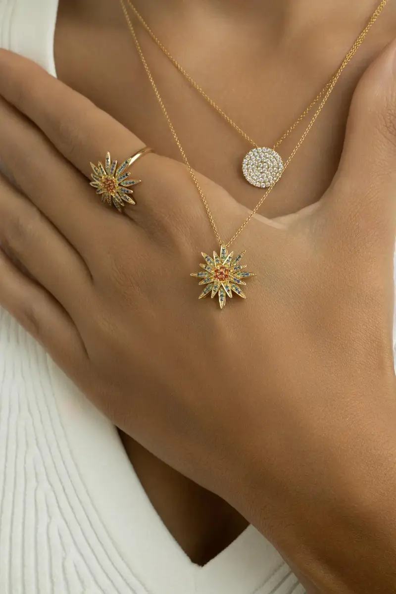 LISA NIK Multi Sapphire Star Necklace | Thumbnail 3