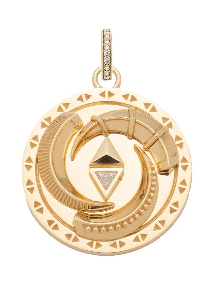 Protection La Loba Claw Triskele Large Medallion