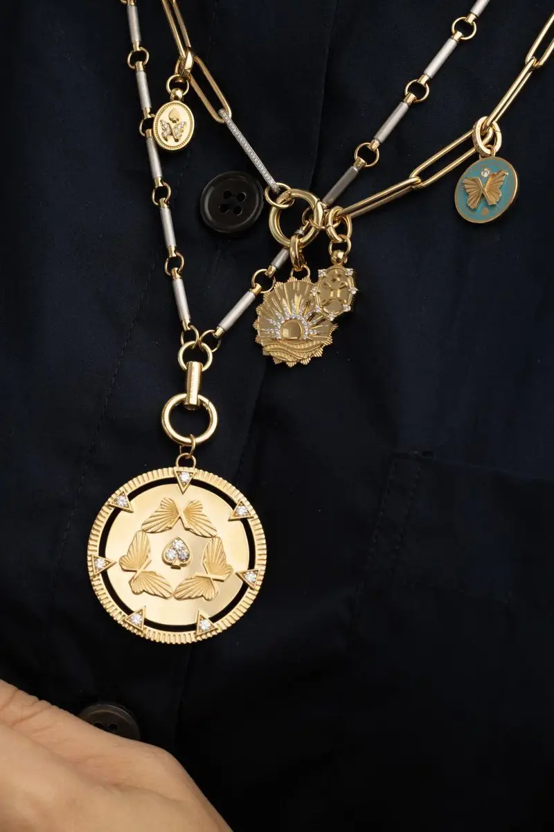 Foundrae Reverie Oversized Medallion | Thumbnail 2