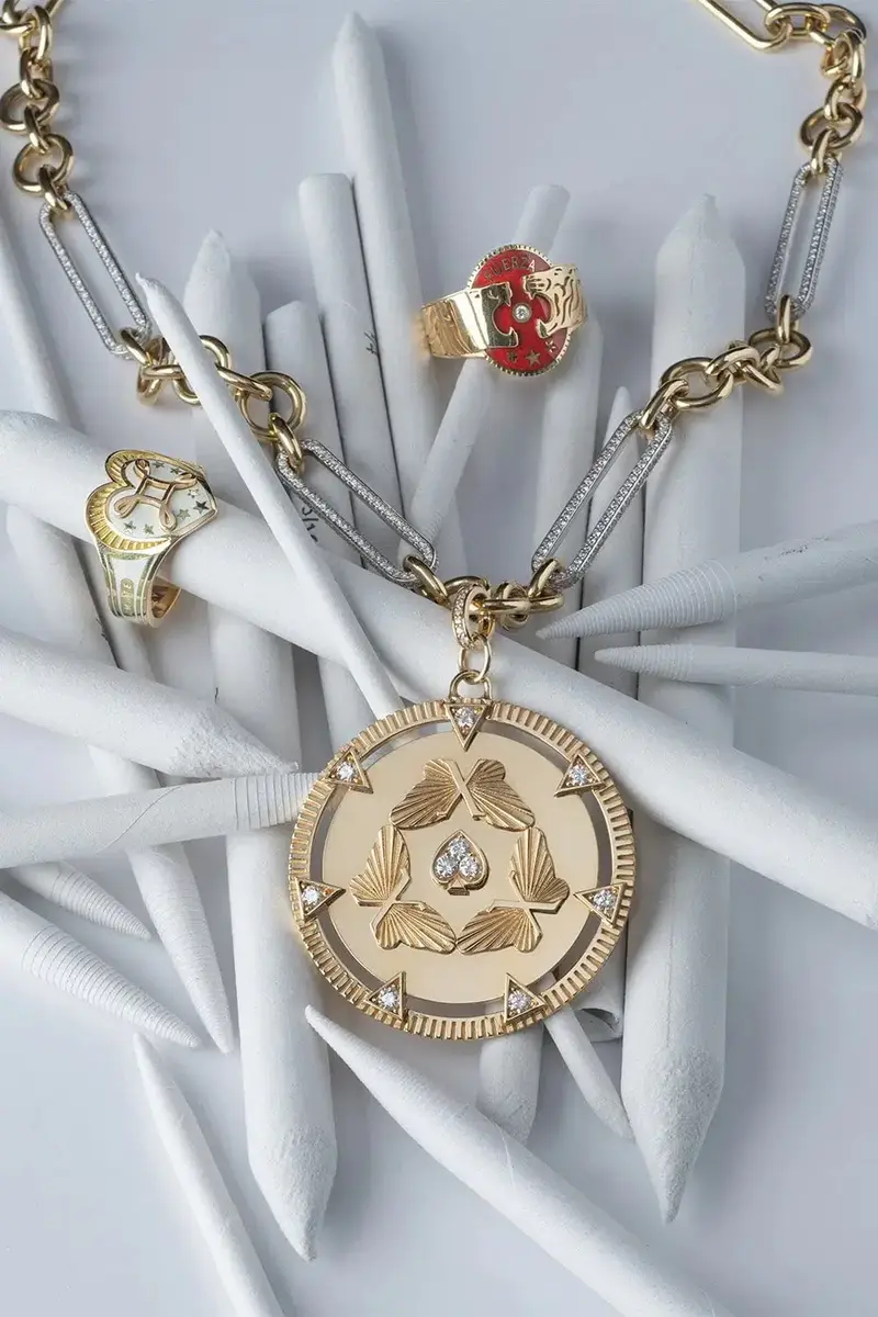 Foundrae Reverie Oversized Medallion | Thumbnail 5
