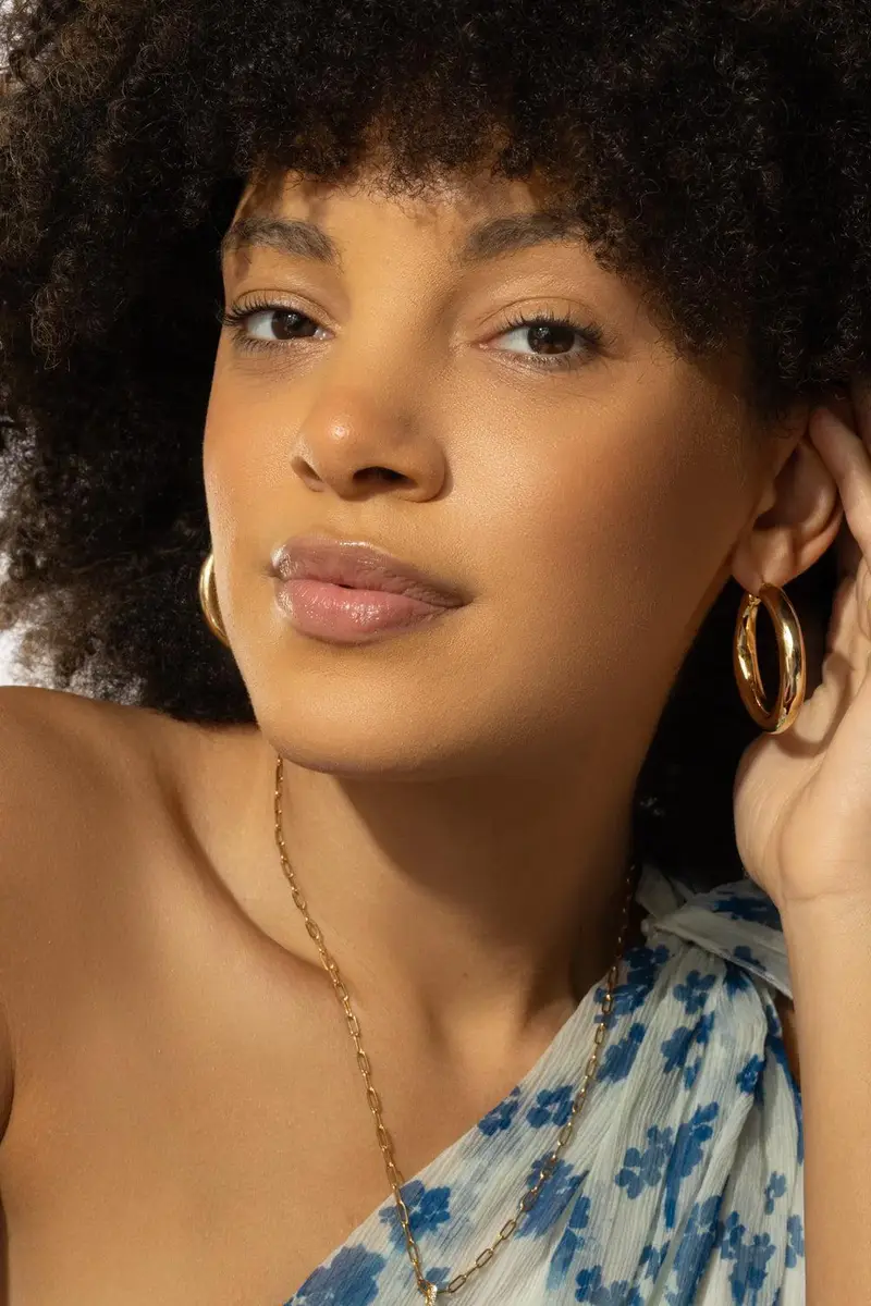 LISA NIK Round Hoop Earrings | Thumbnail 3