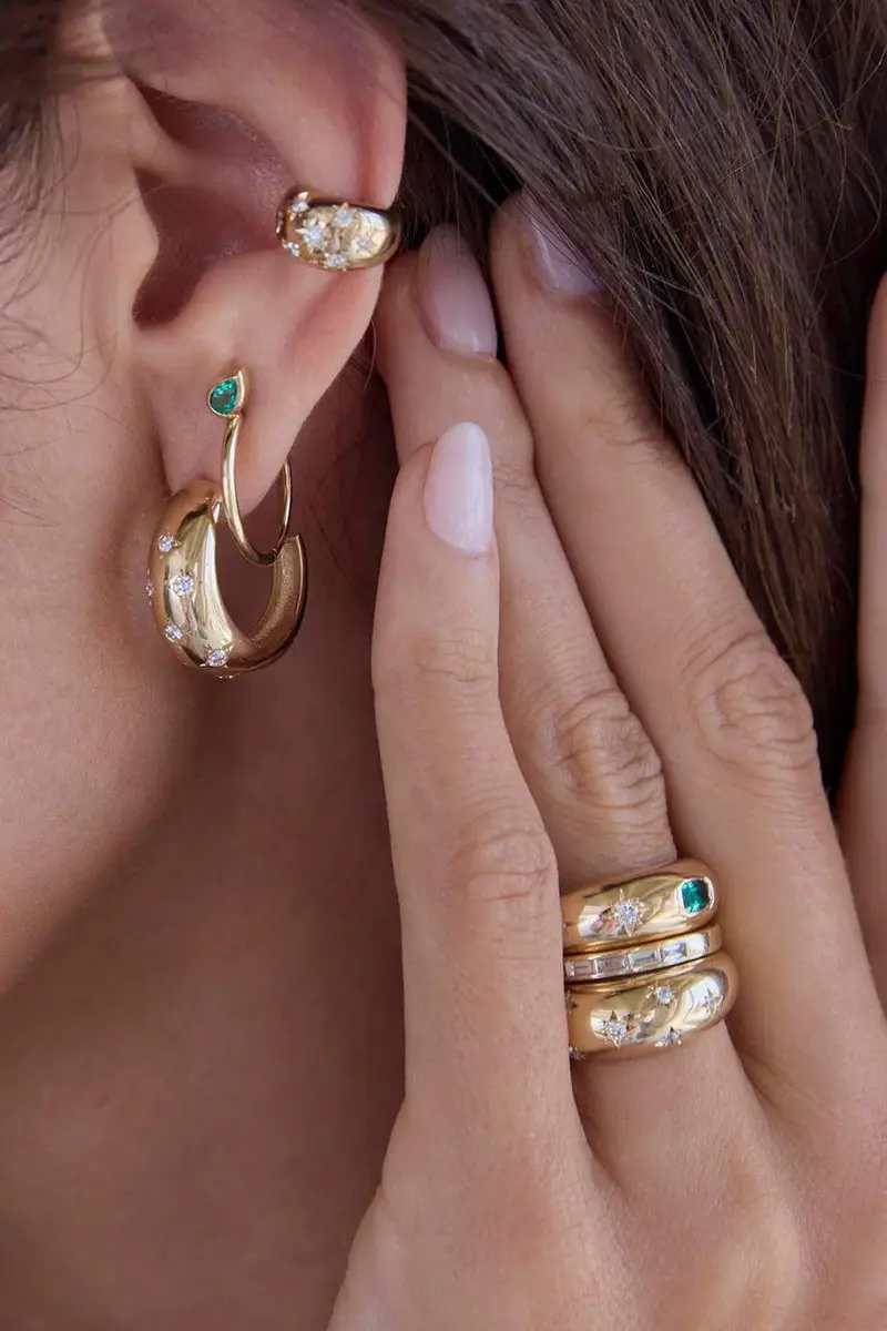 Zoë Chicco Scattered Star Set Diamond Medium Aura Hoop Earrings | Thumbnail 2 Zoë Chicco Scattered Star Set Diamond Medium Aura Hoop Earrings | Thumbnail 2