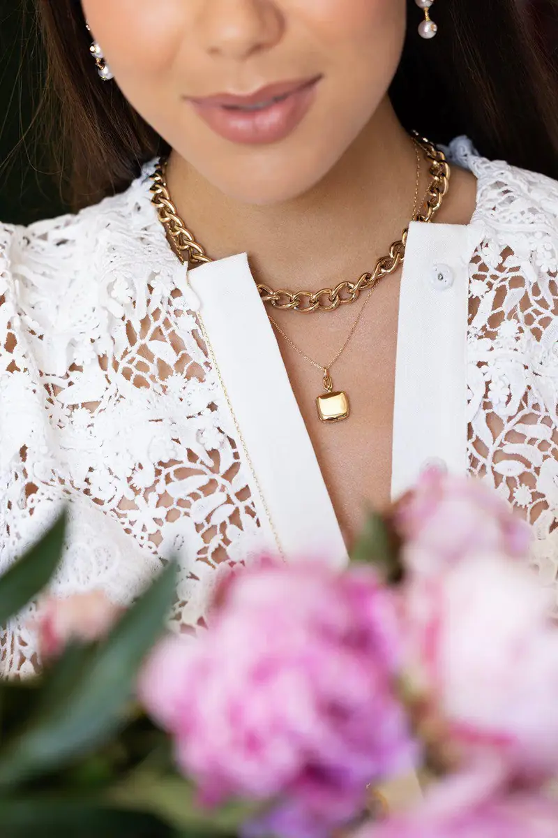 MONICA RICH KOSANN Slim Viv Locket Necklace | Thumbnail 2 MONICA RICH KOSANN Slim Viv Locket Necklace | Thumbnail 2