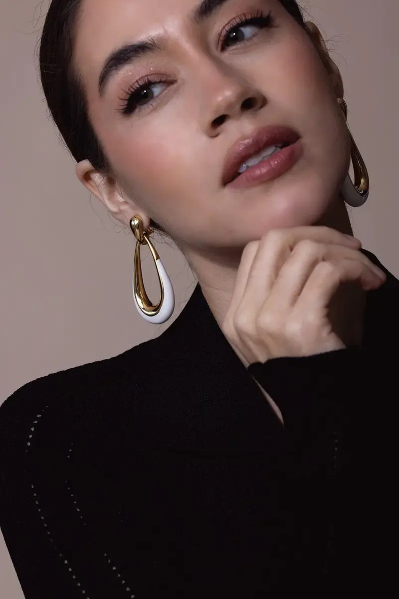 SIDNEY GARBER White Door Knocker Earrings | Thumbnail 4