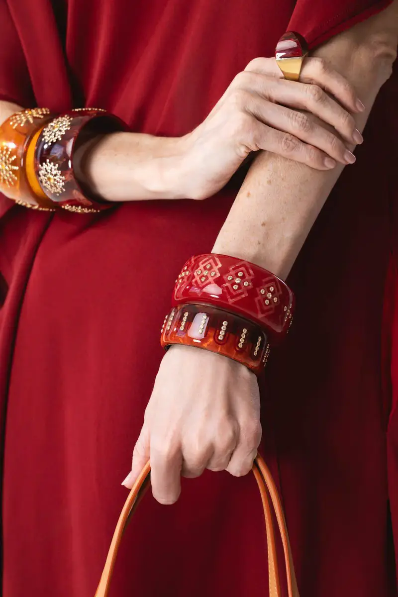 MARK DAVIS White Topaz Orange Red Bakelite Bangle | Thumbnail 4